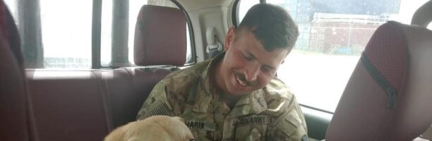 Dall’Iraq agli Usa: soldato riesce a portare a casa il cane randagio di cui si è innamorato