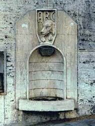 Lo sapevi che a Roma si trova una fontana dedicata ai cani? Dove trovarla